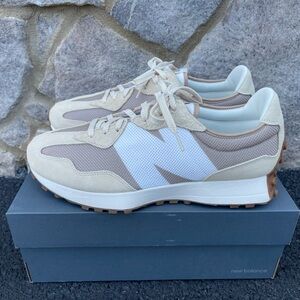 NEW - New Balance 327 - Size 13 - Tan/White